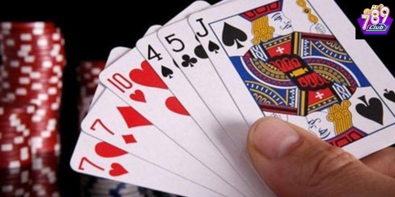 Chiến thuật chơi bài liêng tính toán rủi ro